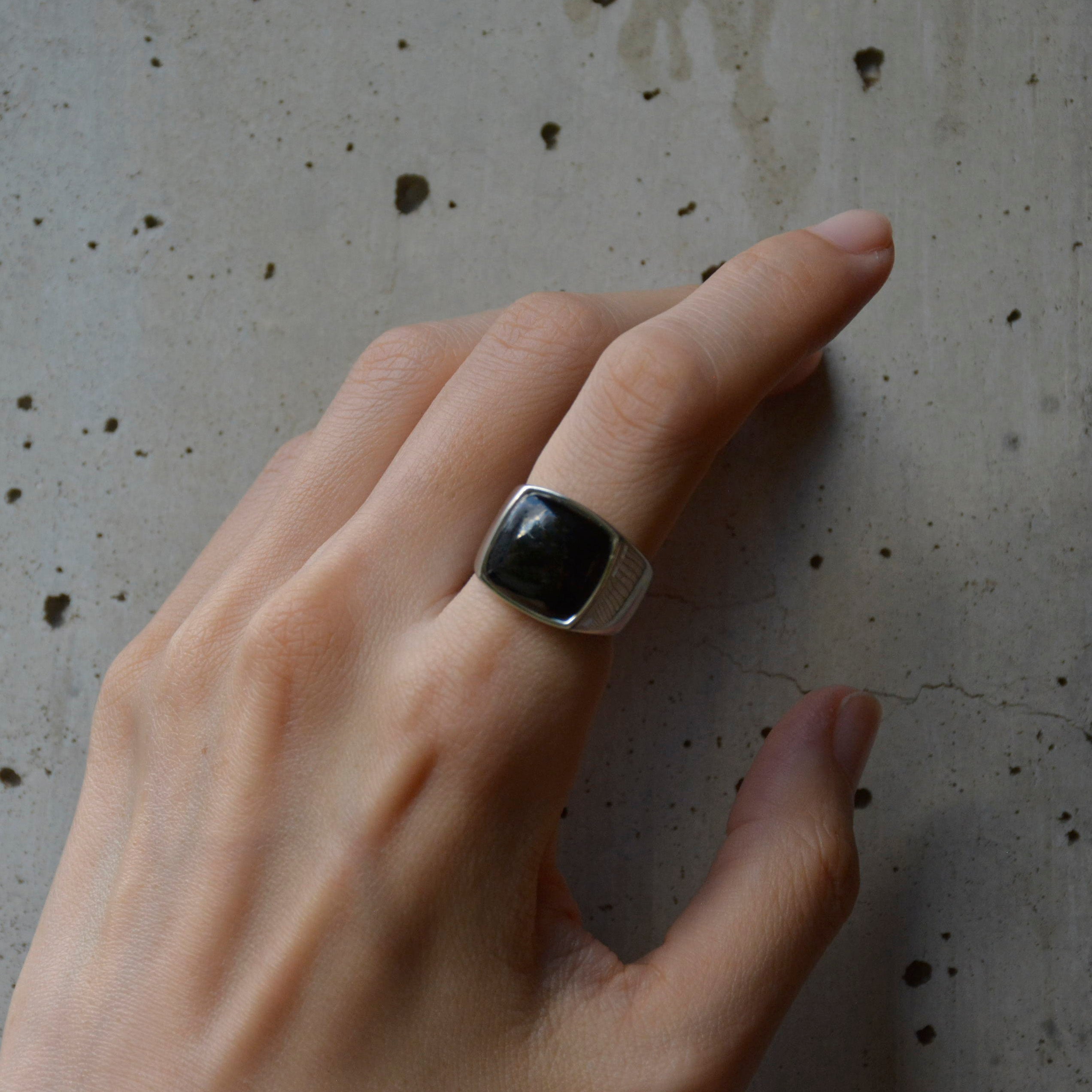 Onyx(オニキス)Signet Ring