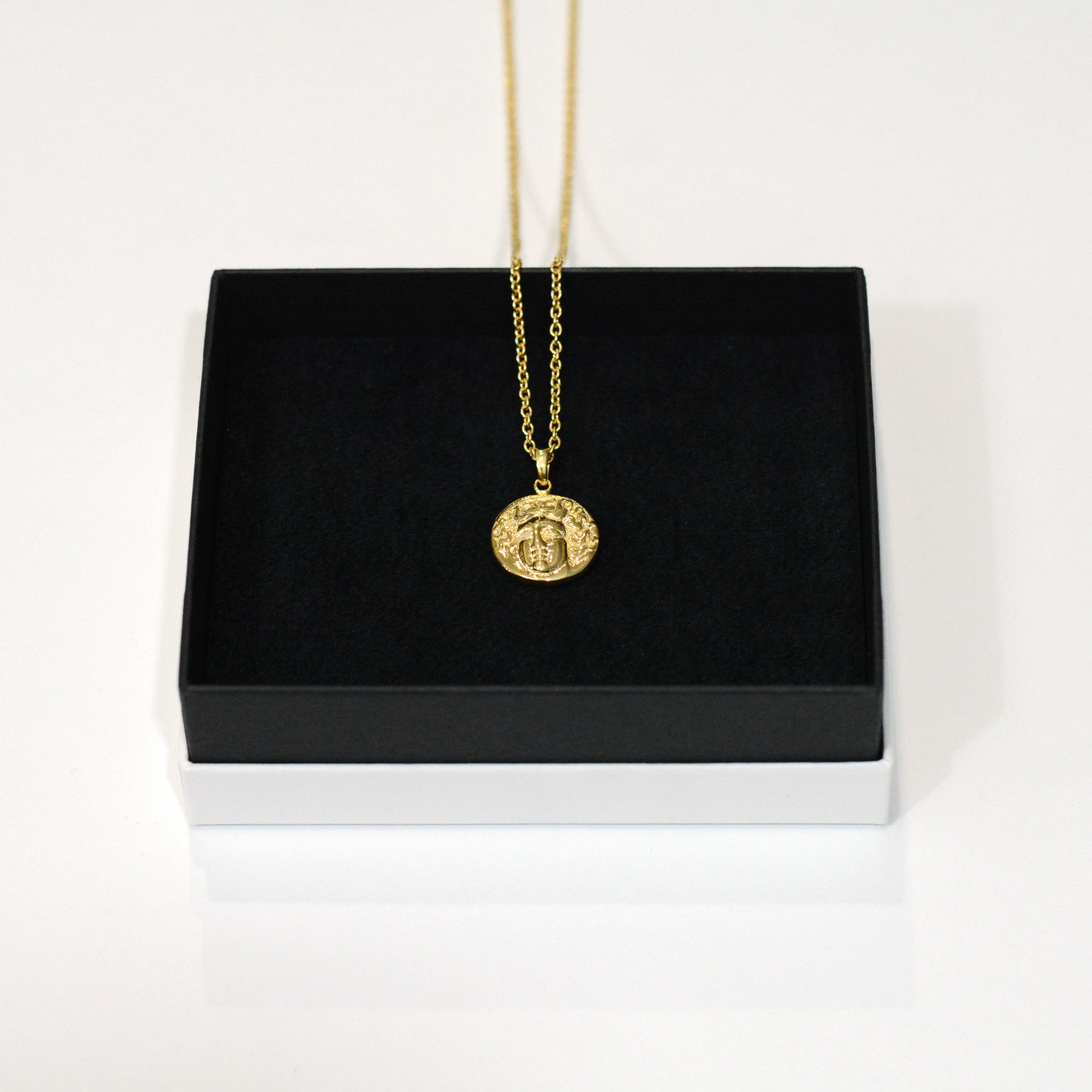 Gold coin necklace 01 bold