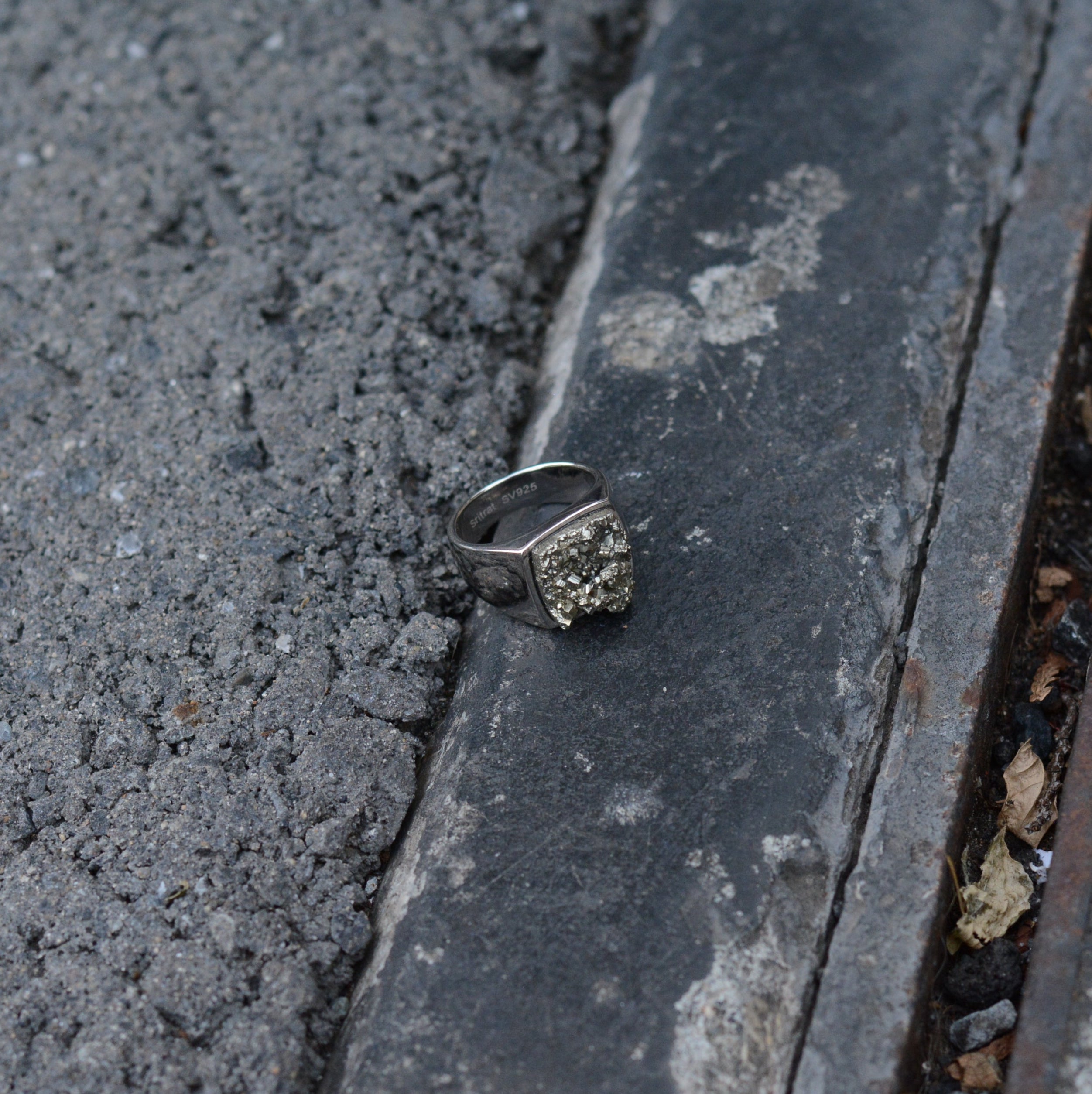 Pyrite(パイライト)Signet Ring