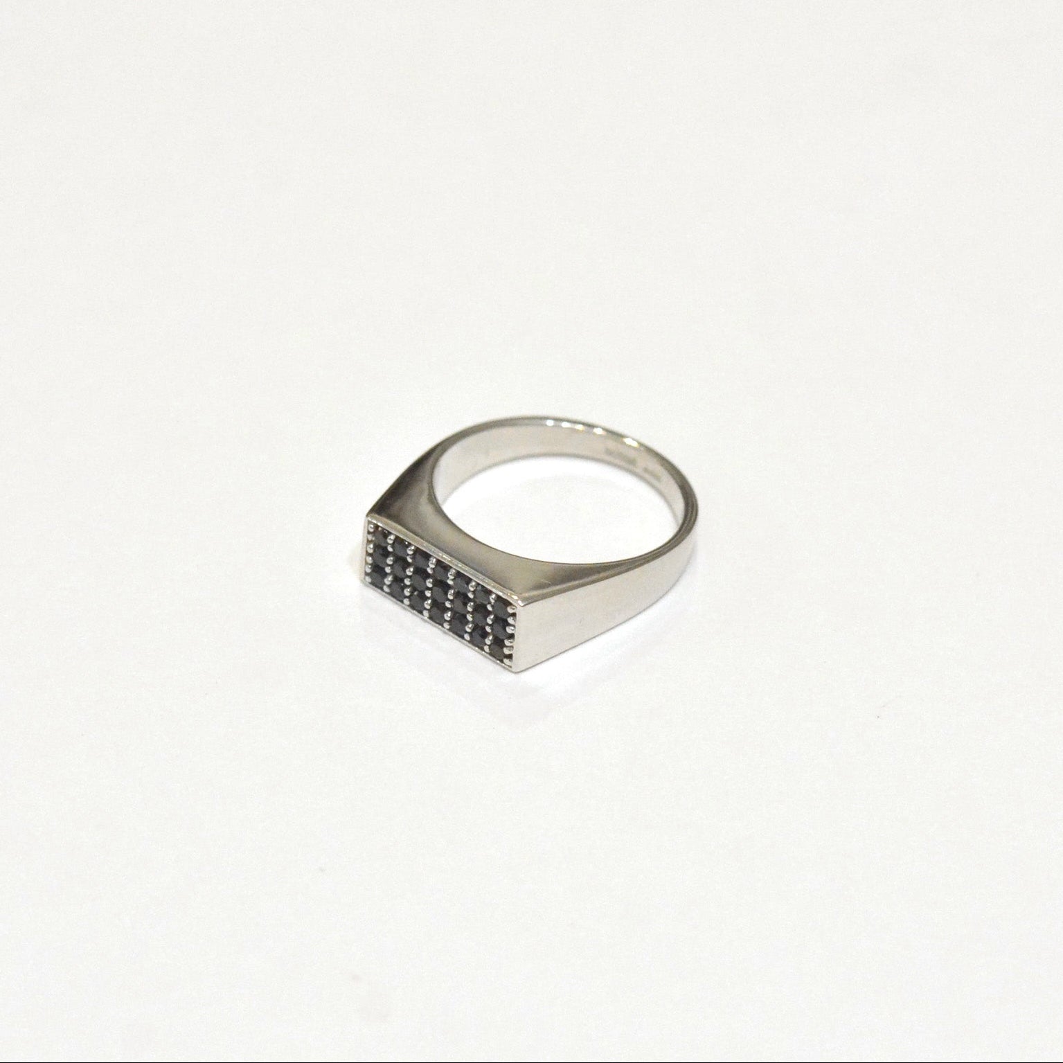 Black Spinel(ブラックスピネル)Ring