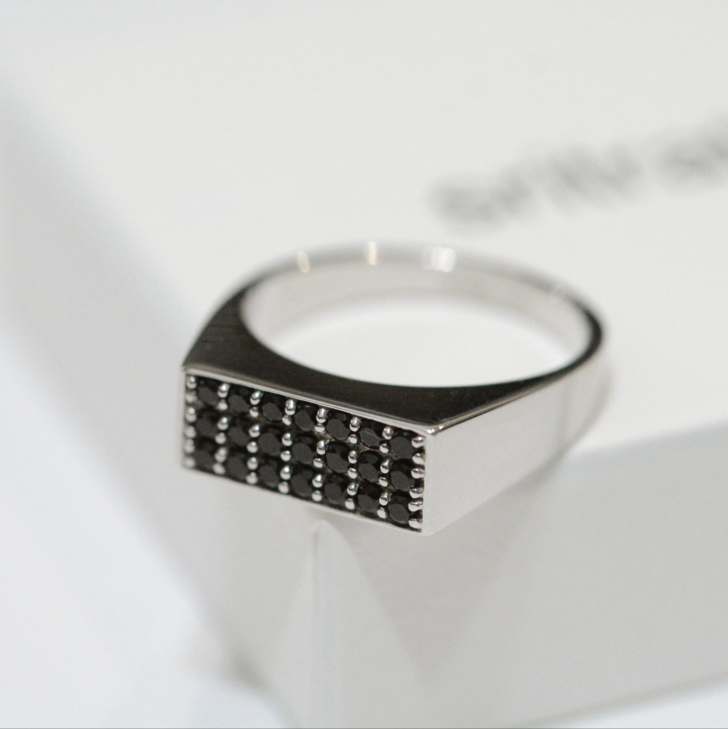 Black Spinel（ブラックスピネル）Ring