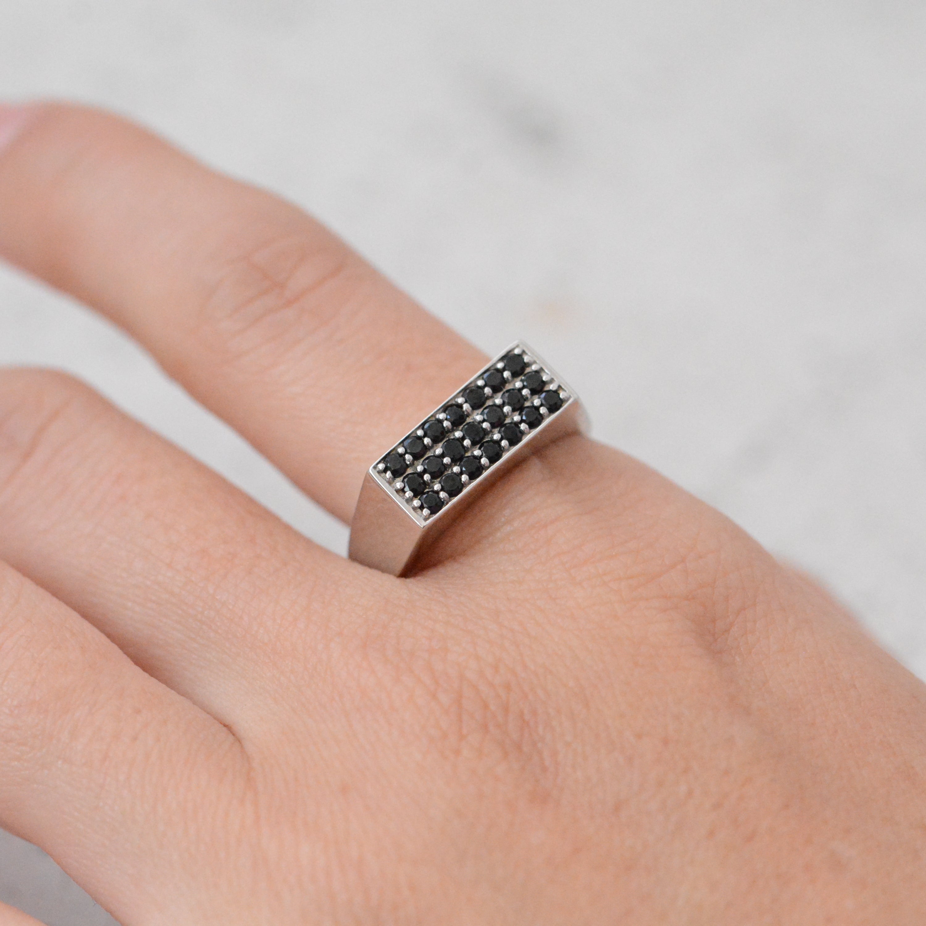 Black Spinel（ブラックスピネル）Ring